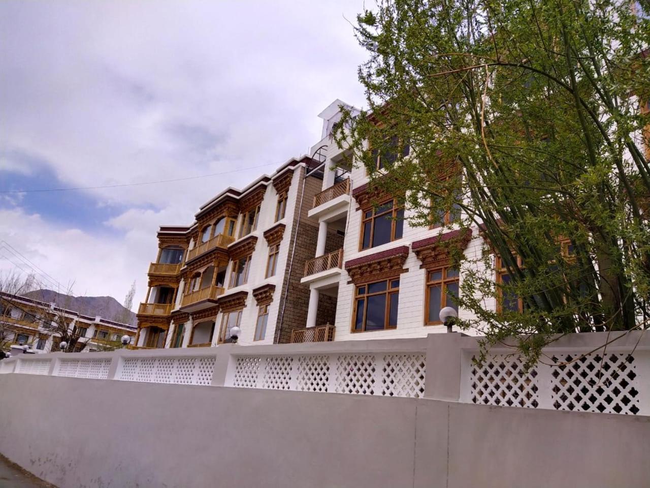 Kanishka Hotel Ladakh By Lexstays Λεχ Εξωτερικό φωτογραφία